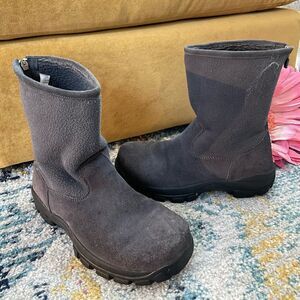 Lands’ End Gray Fleece Suede Winter Boots 9